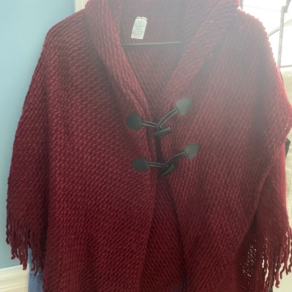 Poncho - Picture 1 of 3